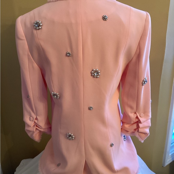 Cinq à Sept Pink Embellished Blazer - Picture 3 of 10